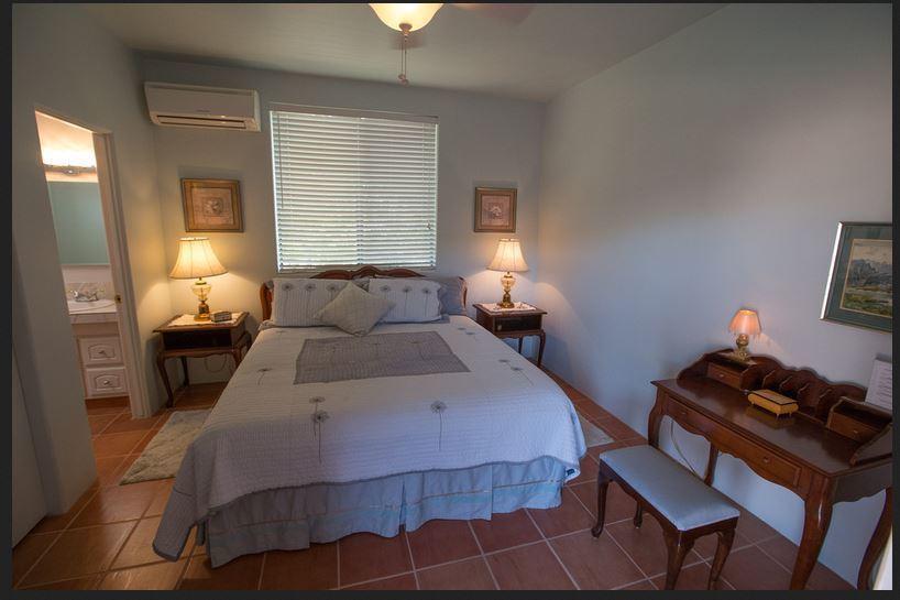 Turtle Back Mesa Bed And Breakfast Indio Room photo